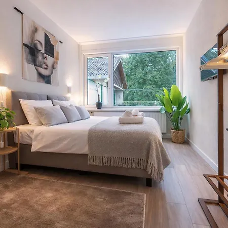 Bright & Spacious In Near Stadsbos013 Hébergement de vacances